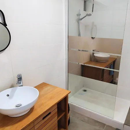 Spacieux T3 73 M2 Idealement Situe Au Centre Proche Mer