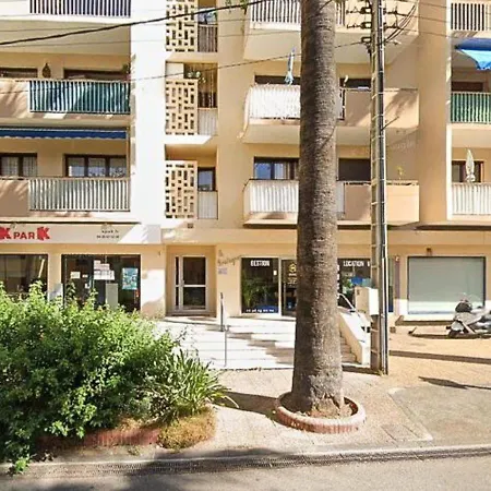Spacieux T3 73 M2 Idealement Situe Au Centre Proche Mer * Йер